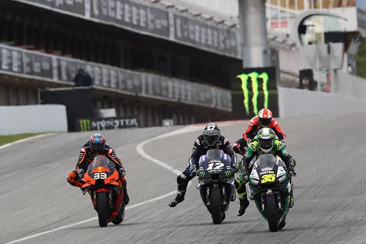 Heftige Fights: Brad Binder (33) gegen Viñales (12) und Crutchlow (35)