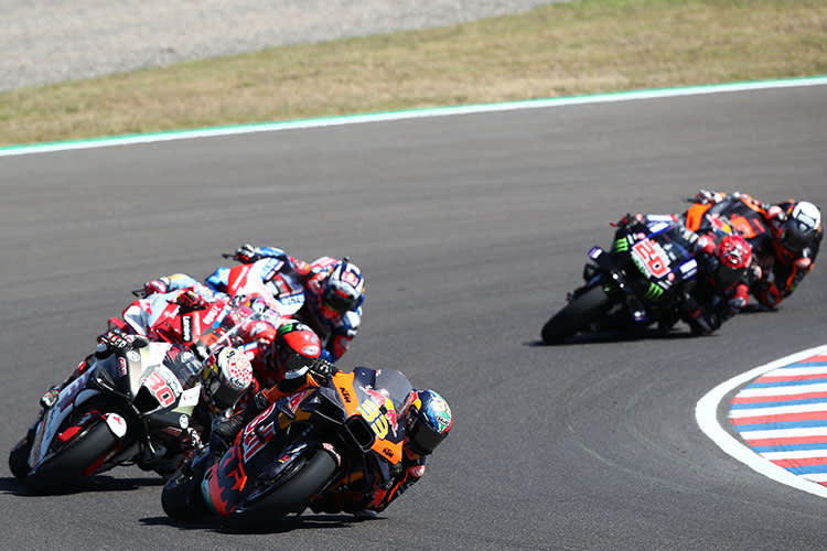 Im Rennen: Binder (33) vor Nakagami, Bagnaia, Zarco, Quartararo und Oliveira