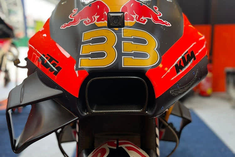 Die KTM RC16 von Brad Binder in Le Mans: Der linke Flügel fehlte ab Runde 1