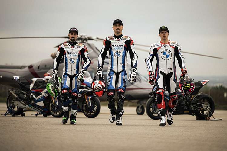 Spielberg-Sieger Miguel Oliveira mit seinem wertvollen Geschenk