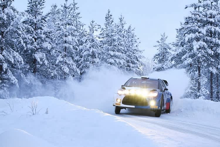Valtteri Bottas bei der Rallye Arctic