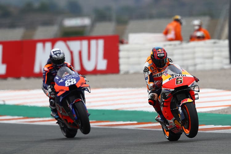 Valencia am Freitag: Stefan Bradl (6) vor Oliveira