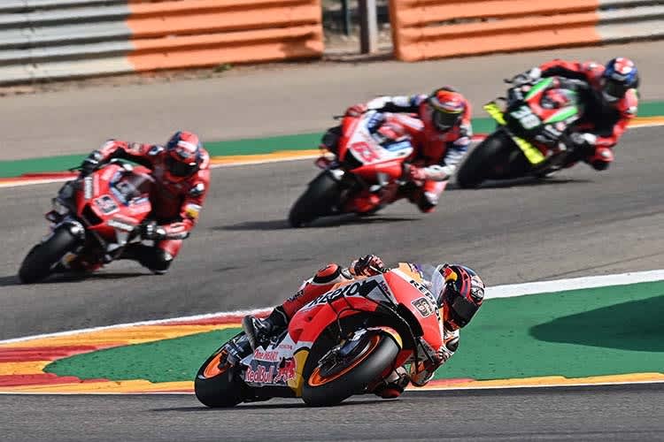 Teruel-GP: Bradl (6) vor Petrucci (9), Bagnaia (63) und Smith