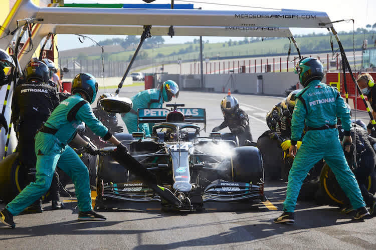 Lewis Hamilton und die rauchenden Bremsen