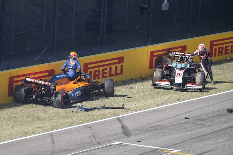 Carlos Sainz und Kevin Magnussen nach dem Startcrash in Mugello