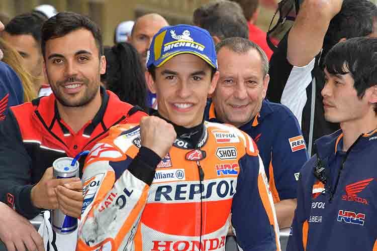 Márquez Márquez, direkt rechts von ihm Hugo Bucher