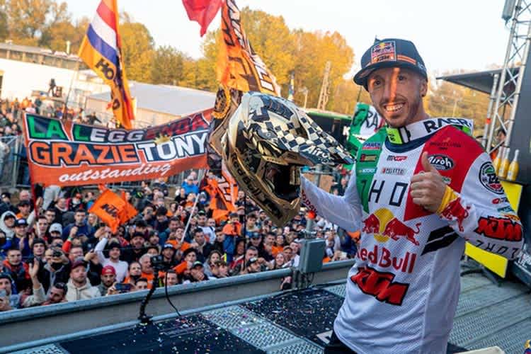 Tony Cairoli wurde beim Abschied bejubelt