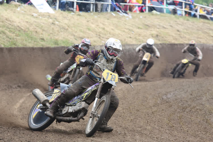 Spektakulär: Das Grasbahnrennen auf dem Bergring