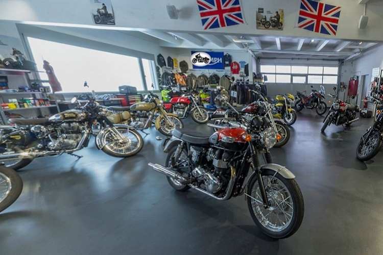 Die Schweizer Behörden appelieren, Motorradausflüge zu unterlassen, um wegen zu erwartender Unfälle das Gesundheitssystem nicht zu belasten