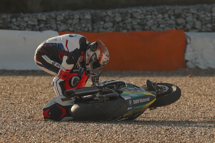 Peter Hickman schmiss die BMW nach 70 Minuten weg