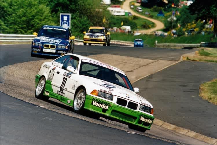 Der legendäre Eifelblitz: Ein BMW M3 auf der Nordschleife