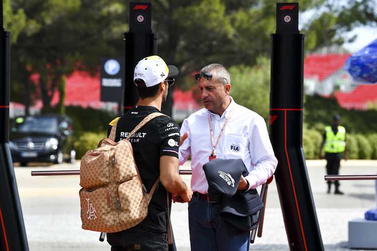 Yannick Dalmas 2019 in Le Castellet mit Daniel Ricciardo