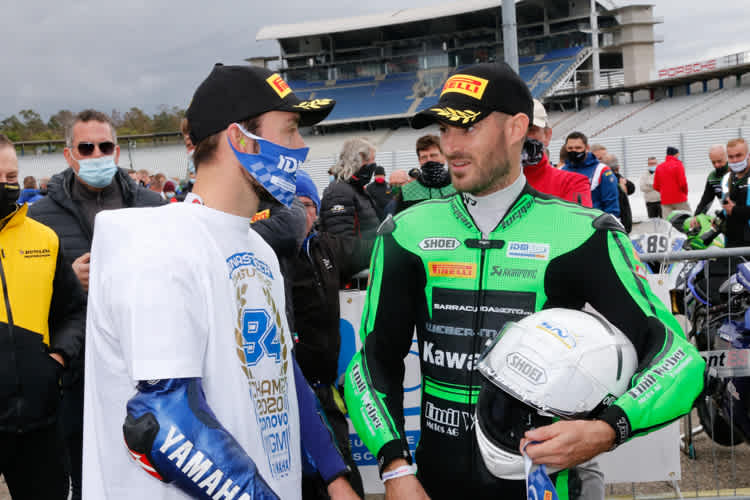 Valentin Debise (re.) im Plausch mit Jonas Folger