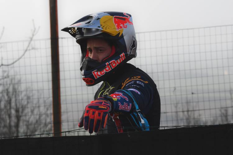 Bisher sah mah Andrea Dovizioso 2021 vor allem im Motocross-Outfit