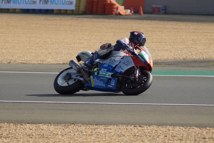 Lukas Trautmann am Donnerstag in Le Mans – Die Lederkombi stammt noch aus alten IDM-Tagen