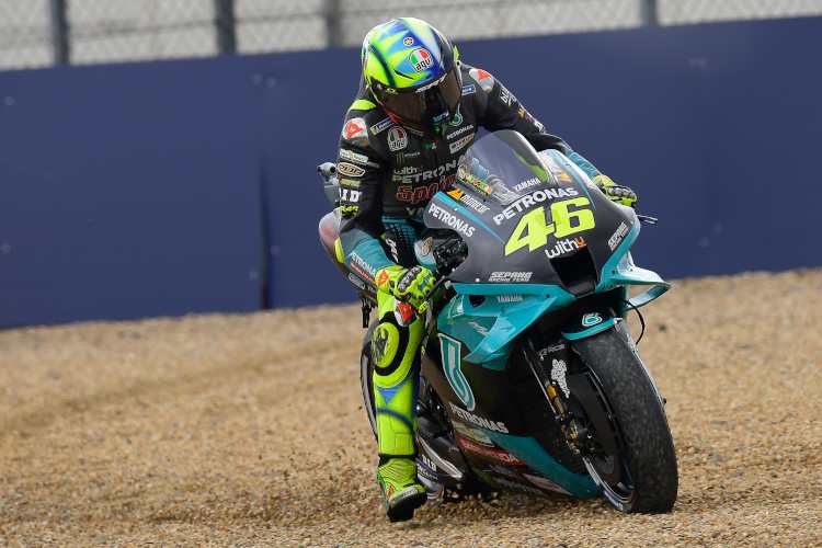 Zu Beginn des Q2 neben der Strecke: Valentino Rossi