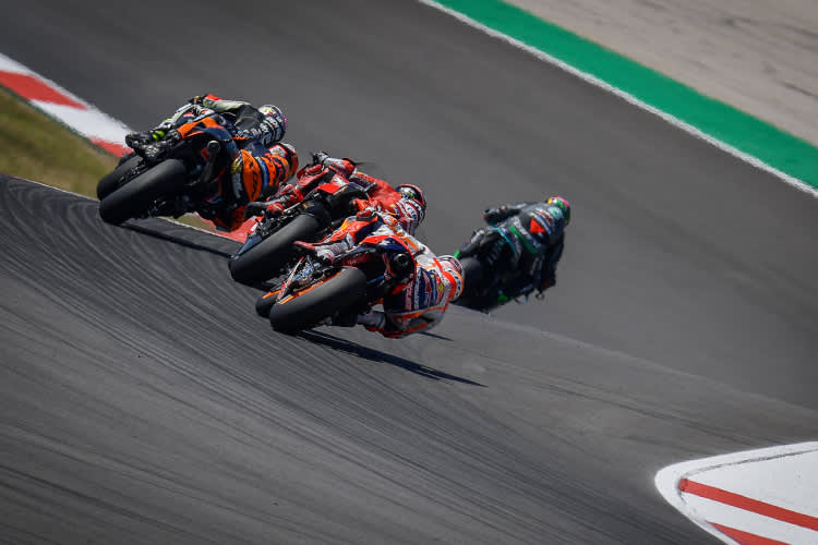 Marc Márquez hinter Pecco Bagnaia, Brad Binder, Aleix Espargaró und Franco Morbidelli