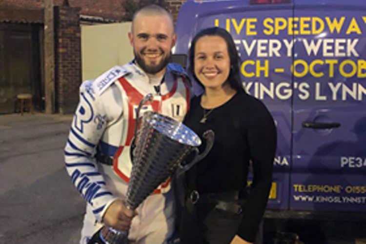 Erik Riss und seine Verlobte Maddie leben zur Zeit in Australien