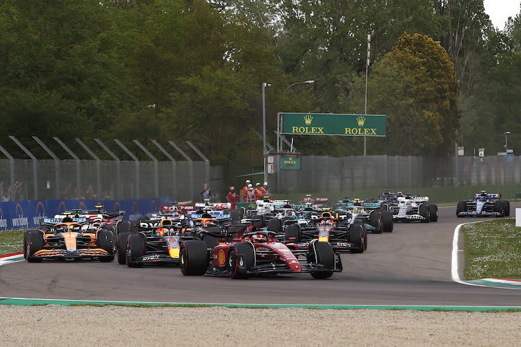 Zu Beginn übernahm Charles Leclerc das Kommando