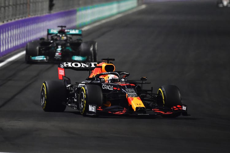 Max Verstappen und Lewis Hamilton