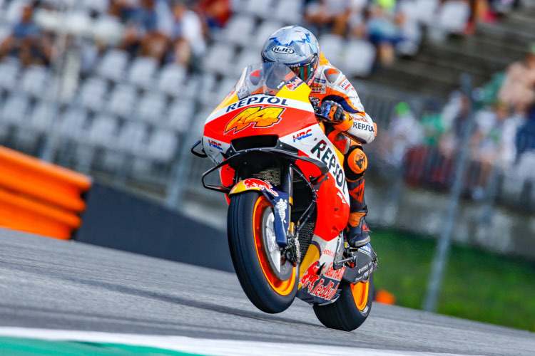 Pol Espargaró auf abtrocknender Strecke im FP2