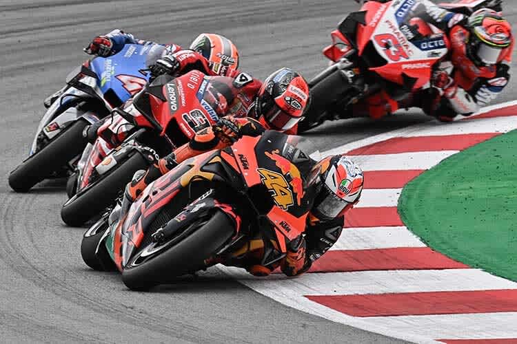 Spannender Kampf um Platz 7: Pol Espargaró (44) vor Petrucci (9), Rins (42) und Bagnaia (63) 