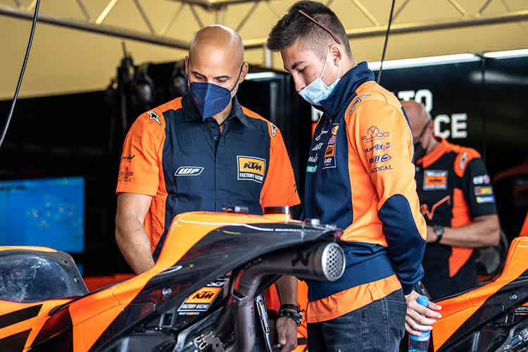 Esteban Garcia beim Misano-MotoGP-Test mit Raúl Fernández