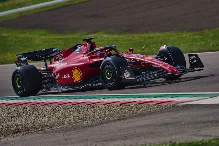 Charles Leclerc beim Reifentest in Imola