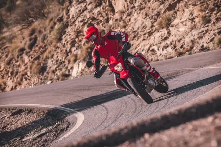 GASGAS SM 700: Leichte Supermoto, voll strassentauglich