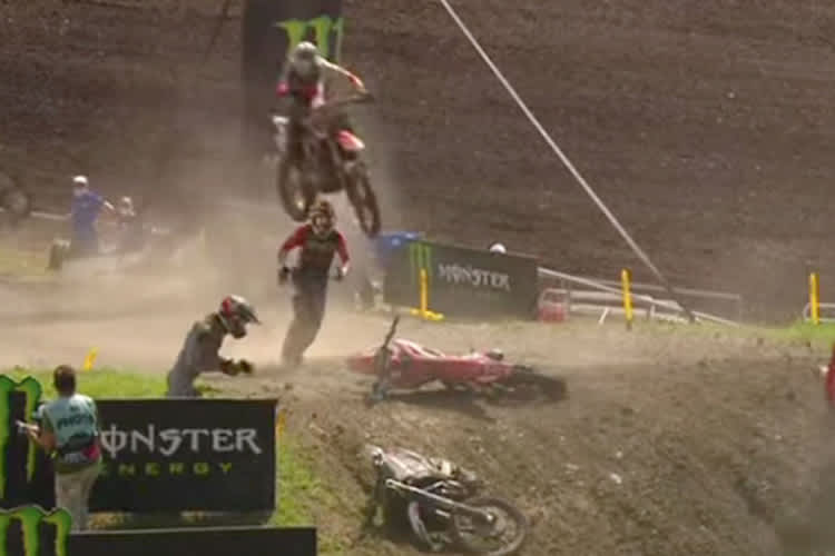 Isak Gifting wurde direkt am Kopf getroffen