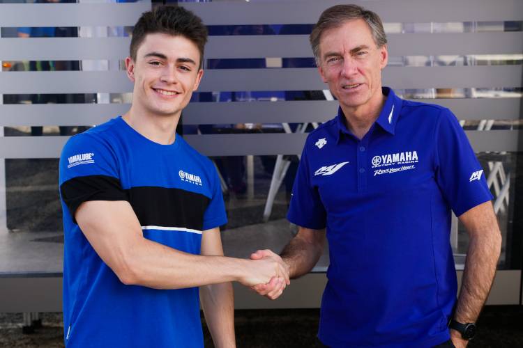 Manuel Gonzalez mit Yamaha-Rennchef Lin Jarvis