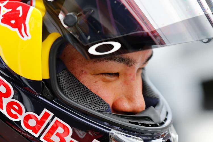 Takaaki Nakagami (29)
