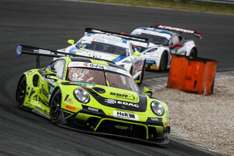 Tabellenführer im ADAC GT Masters: Der Porsche 911 GT3 R von SSR Performance