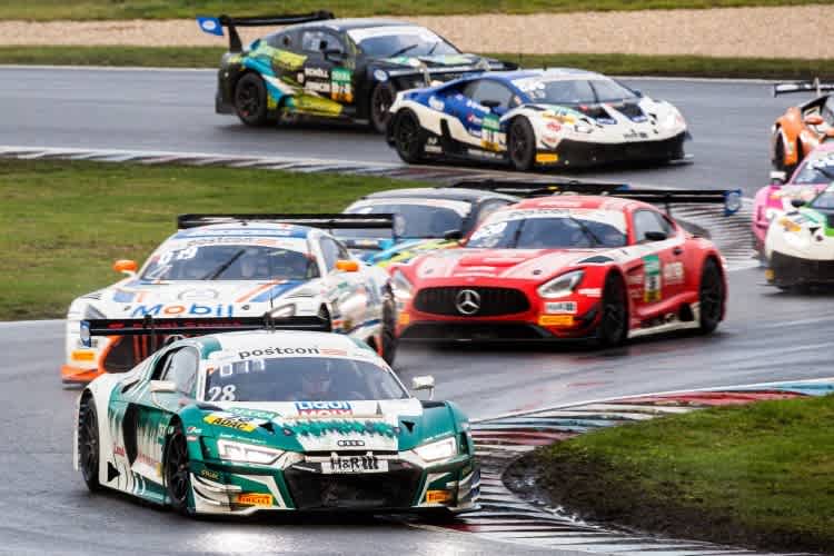 Die GT3-Rennwagen, wie hier der Audi R8 LMS von Land-Motorsport, bieten im ADAC GT Masters immer ein super Spektakel