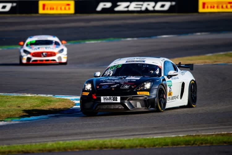 Der Porsche 718 Cayman GT4 von Van Berghe auf dem Hockenheimring