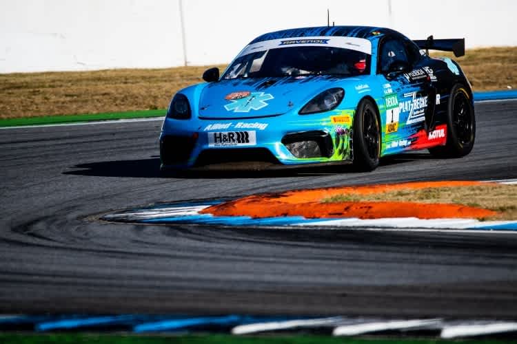 Siegerauto: Der Porsche 718 Cayman GT4 von Joel Sturm und Paul-Aurel König