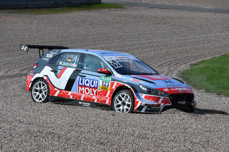 Marcel Schrötter landete im ersten freien Training im Kies