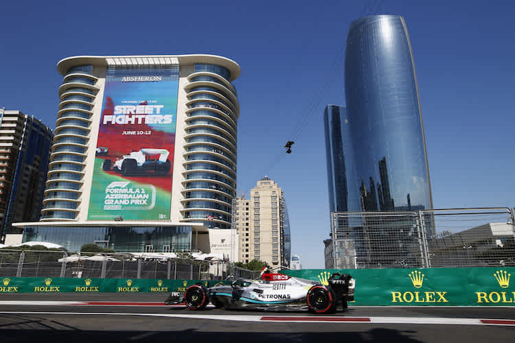 Lewis Hamilton will seine Gegner weiterhin nass machen, auch mit weniger Power