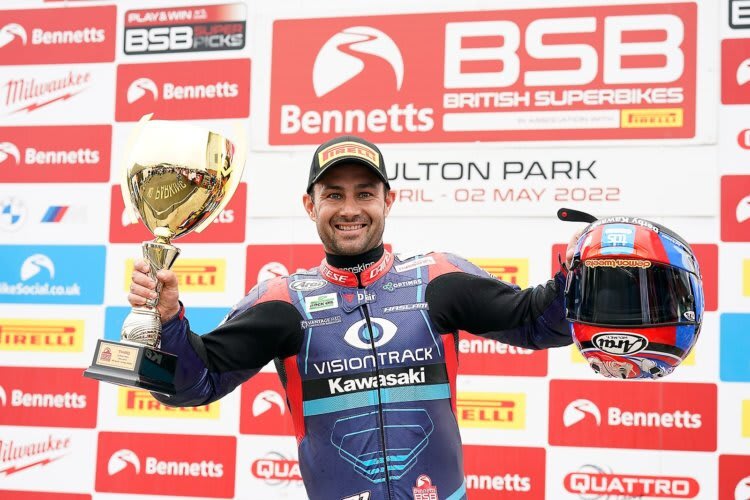 Leon Haslam traut sich in Aragon das erste Top-3-Ergebnis mit der neuen Honda Fireblade zu