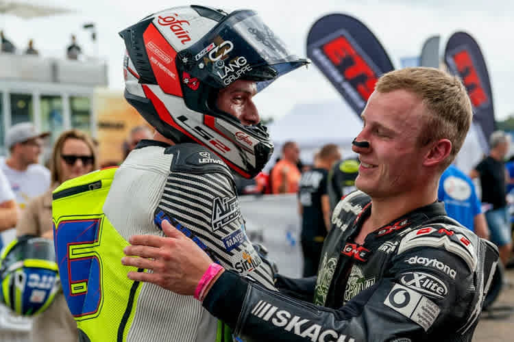 Hobelsberger (re.) mit Thomas Gradinger