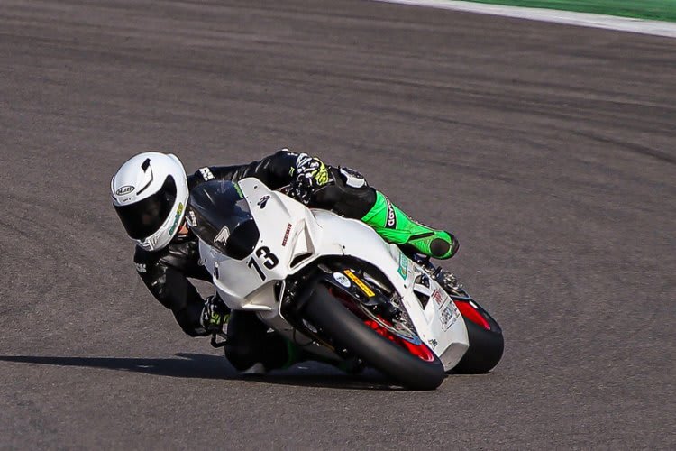 Max Kofler gewöhnt sich weiter an die Ducati 955 V2