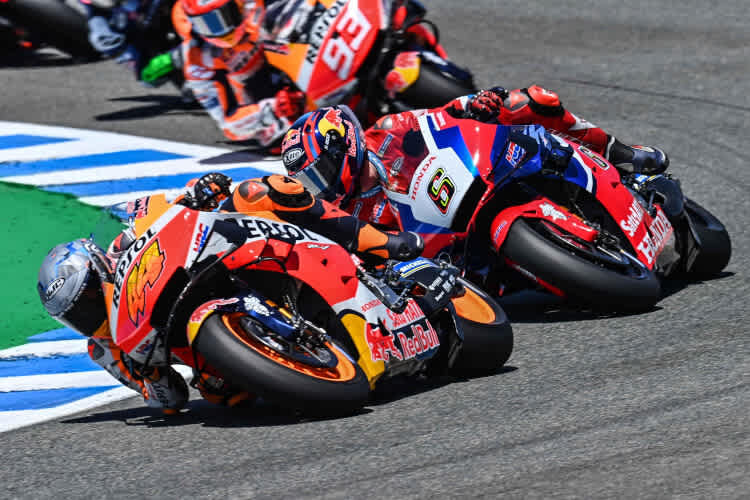 Pol Espargaró vor Stefan Bradl und Marc Márquez