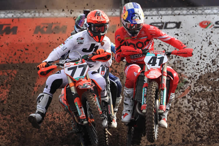 Pauls Jonass (#41) und Alessandro Lupino (#77)