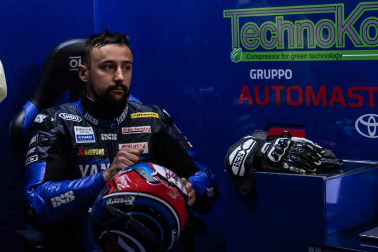 Krummi auf der Ducati Panigale V4R