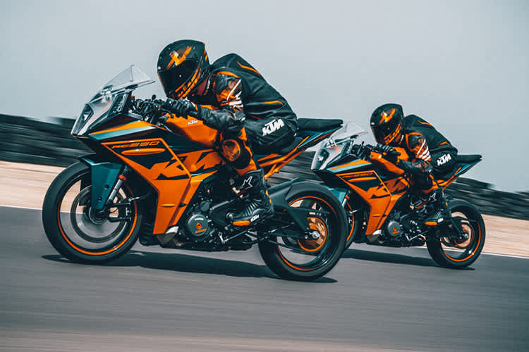 Der KTM 1290 SUPER ADVENTURE liegt jedes Terrain