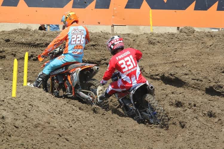 Macht mehr Spass, darf in der Schweiz aber derzeit nicht sein: Motocross-Training mit einem Privatgegner 