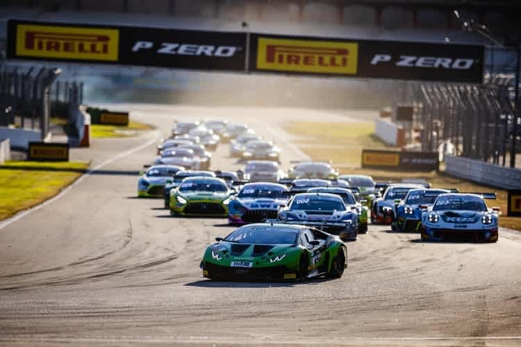 Schon am Start vorne: Der Lamborghini Huracan GT3 von GRT