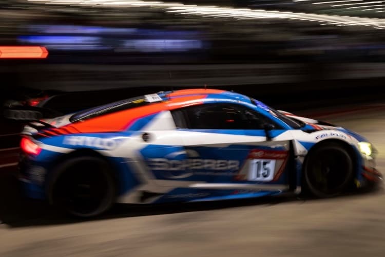 Ricardo Feller (li.) und Christopher Mies jubeln auf dem Nürburgring über ihren Titelgewinn