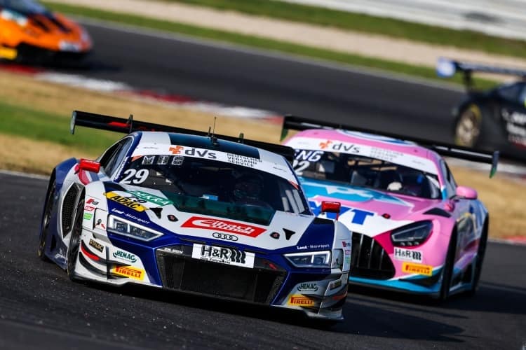 Der Audi R8 LMS der Tabellenführer Ricardo Feller und Christopher Mies