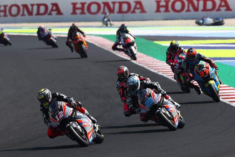 Im Rennen: Tom Lüthi vor Marcel Schrötter